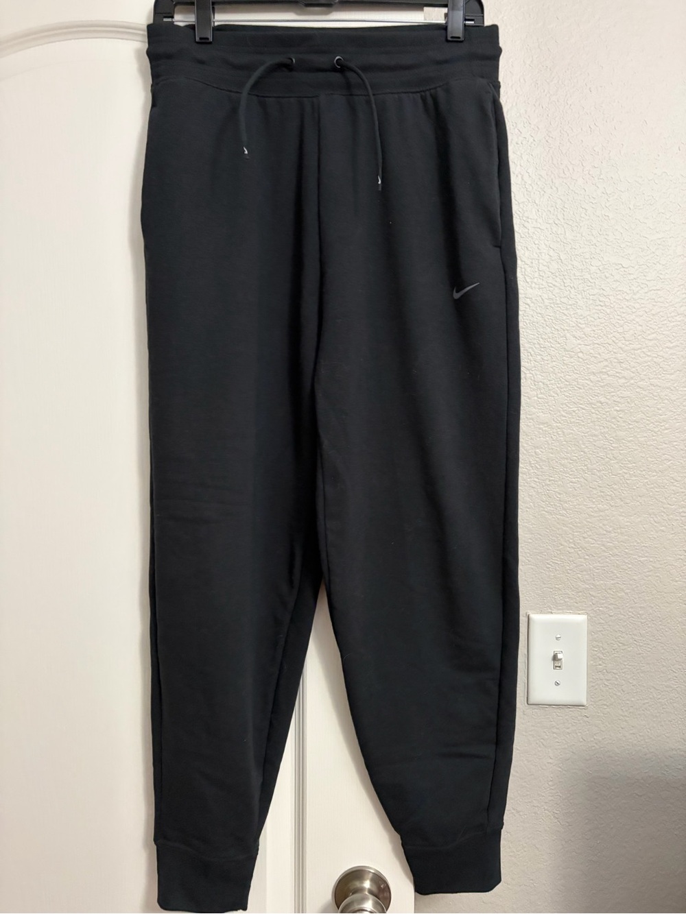 Nike Black women’s Jogger Sweatpants with Drawstring